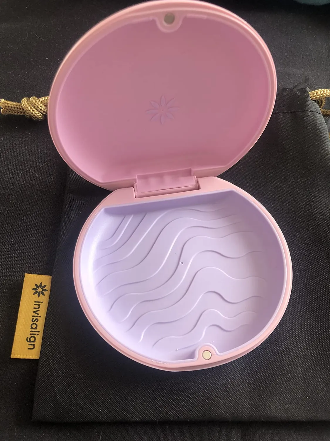 Invisalign Alignerbox für Aligner und Retainer schlank