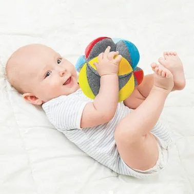 Gericare Greifball für Babys 15 cm mit Rassel