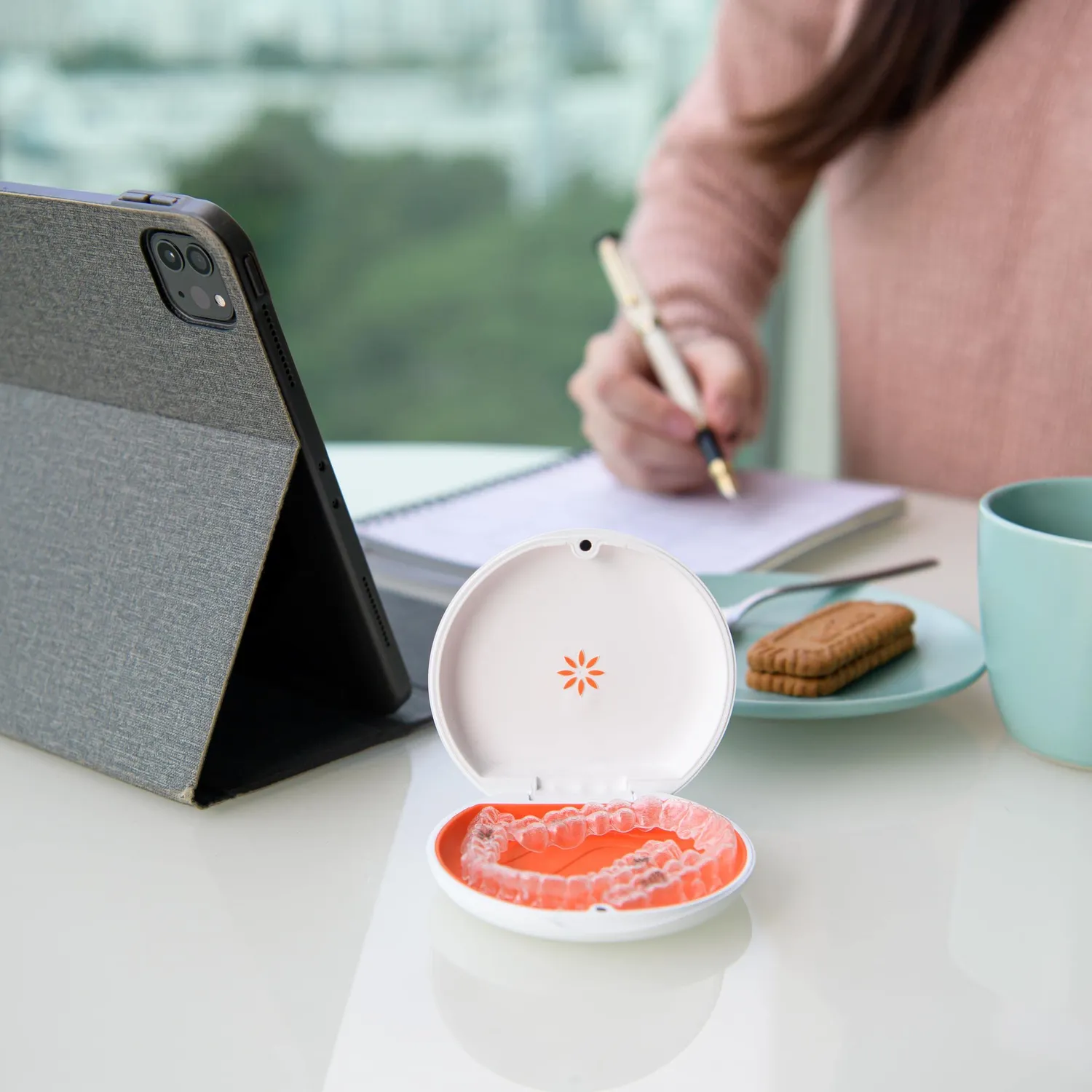 Invisalign Alignerbox für Aligner und Retainer schlank